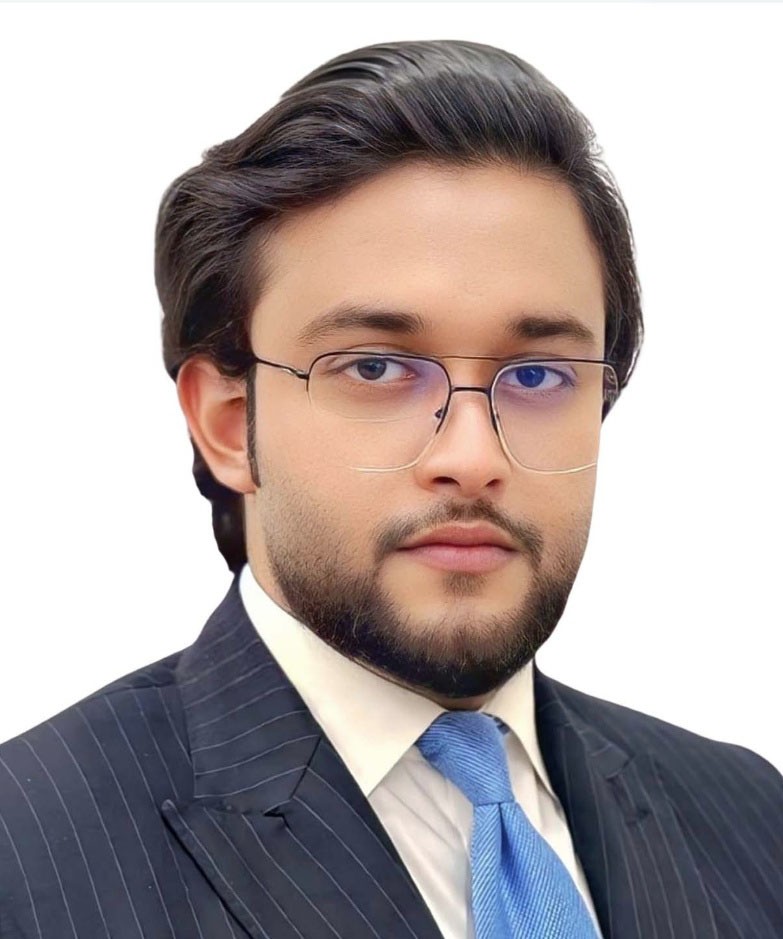 Portrait of Abdullah Qureshi, Co-Founder & Partner
